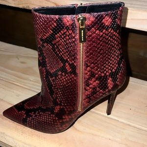 Michael Kors ankle booties size 10 leather amazing look very check new